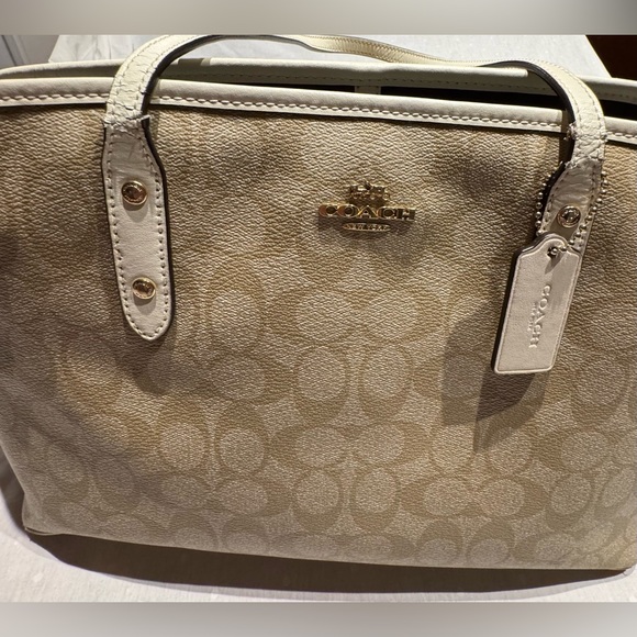 Coach Beige/White Signature Coated Canvas and Leather Drawstring Carryall Bag - Picture 11 of 16